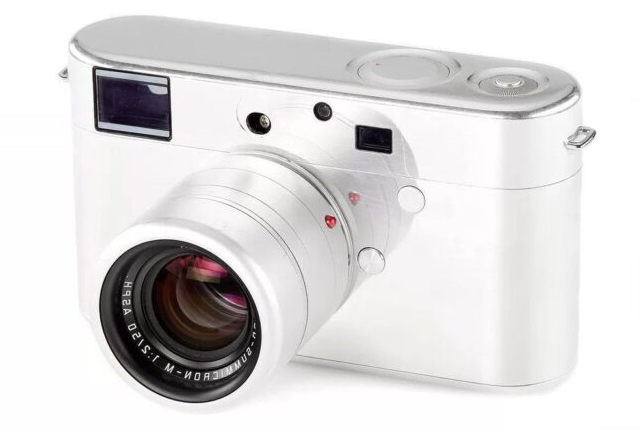 A Jony Ive-designed Leica camera prototype is going up for auction
